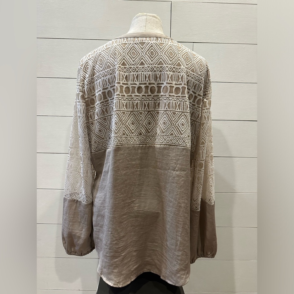 Chico’s Women’s Boho Lace Panel Tunic Top - Taupe/Cream- size 2 - Picture 3 of 5